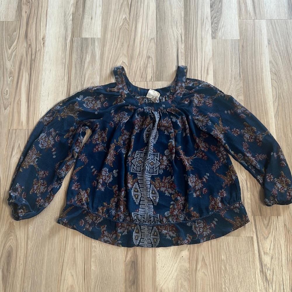 Know Rose Open shoulder blouse